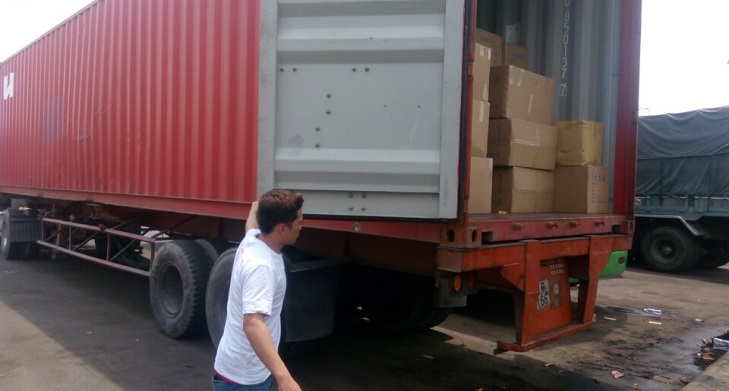 Đóng hàng vào container để xuất khẩu
