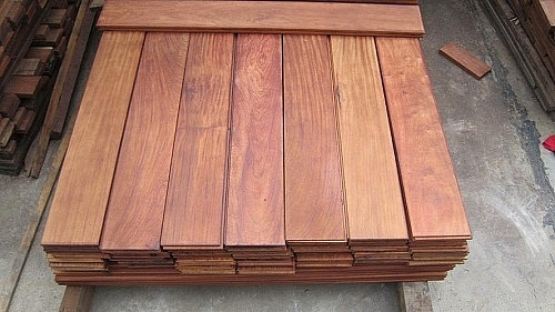 Mặt hàng gỗ ván sàn được phân loại vào nhóm 44.07